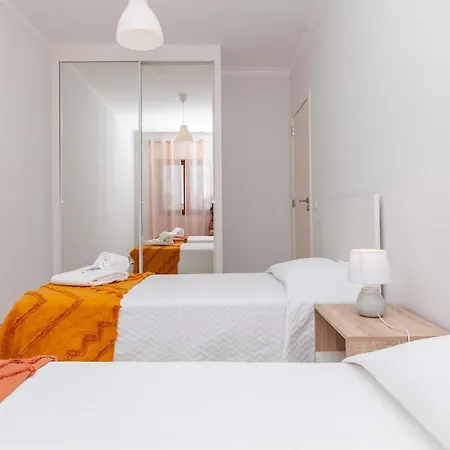 C09 - 3 Bed Апартаменты