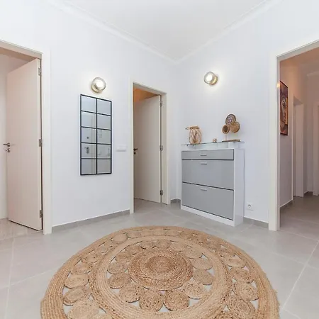 C09 - 3 Bed Портиман