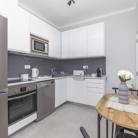 Apartament C09 - 3 Bed *