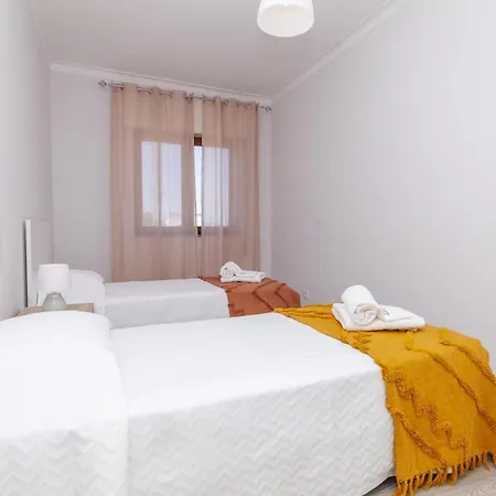 C09 - 3 Bed *